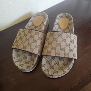 Gucci monogram slide sandals Size Guvci 10, US 10.5