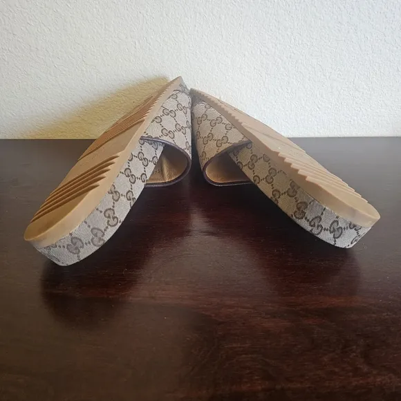 Gucci monogram slide sandals Size Guvci 10, US 10.5