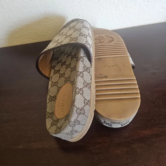 Gucci monogram slide sandals Size Guvci 10, US 10.5