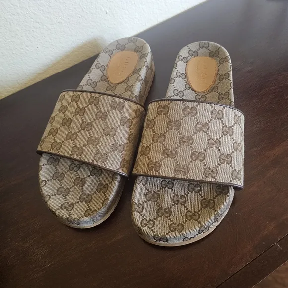 Gucci monogram slide sandals Size Guvci 10, US 10.5