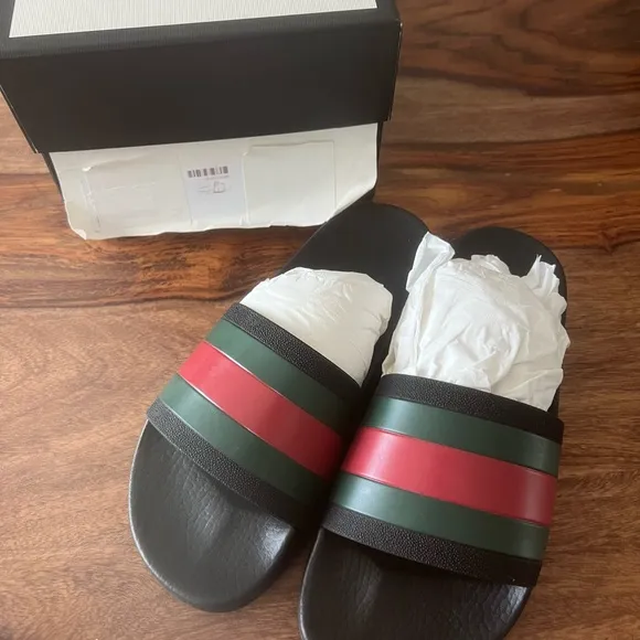 GUCCI NEW IN BOX AUTHENTIC Rubber Slides **Mismates** Size 7/8