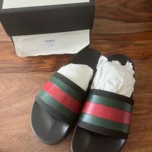 GUCCI NEW IN BOX AUTHENTIC Rubber Slides **Mismates** Size 7/8