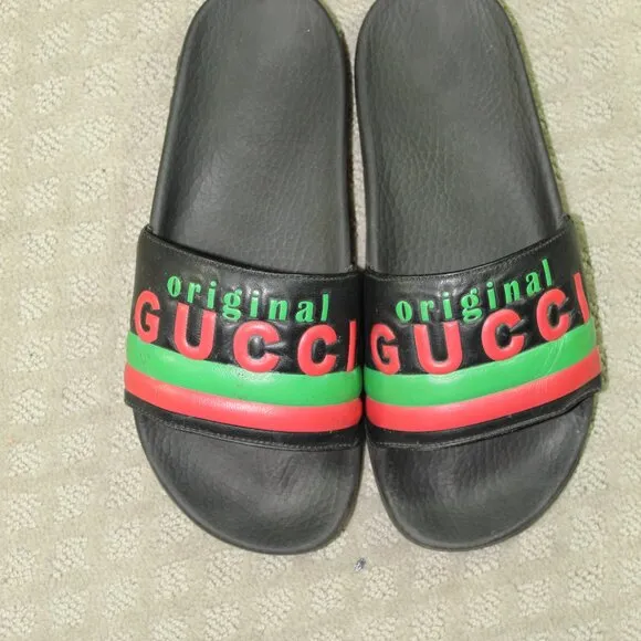 Gucci Unisex Men's 5.5 / Women's 7 Black Rubber Slides with Gucci Stripes