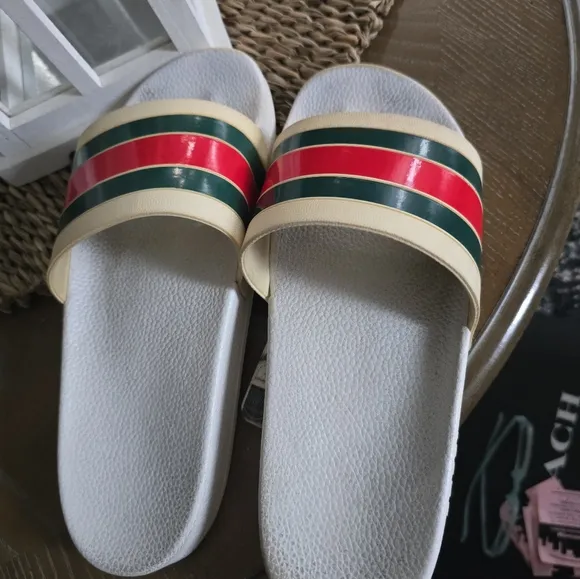 Gucci White Slider.