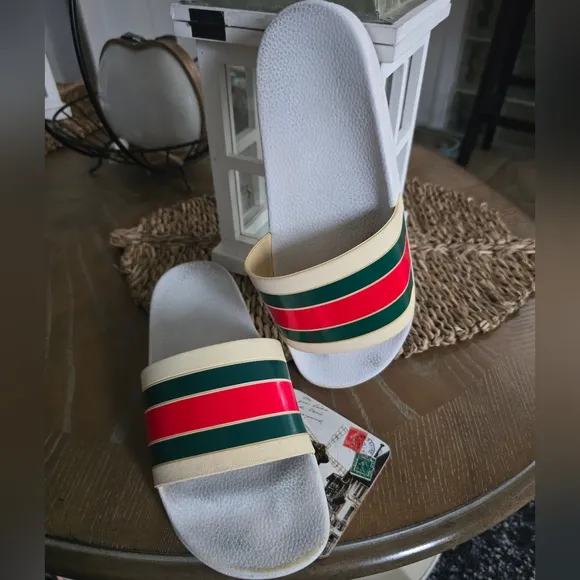 Gucci White Slider.
