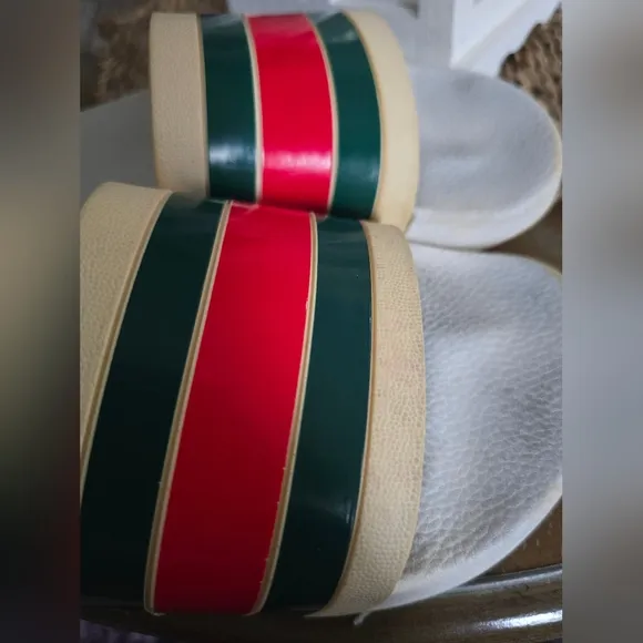 Gucci White Slider.