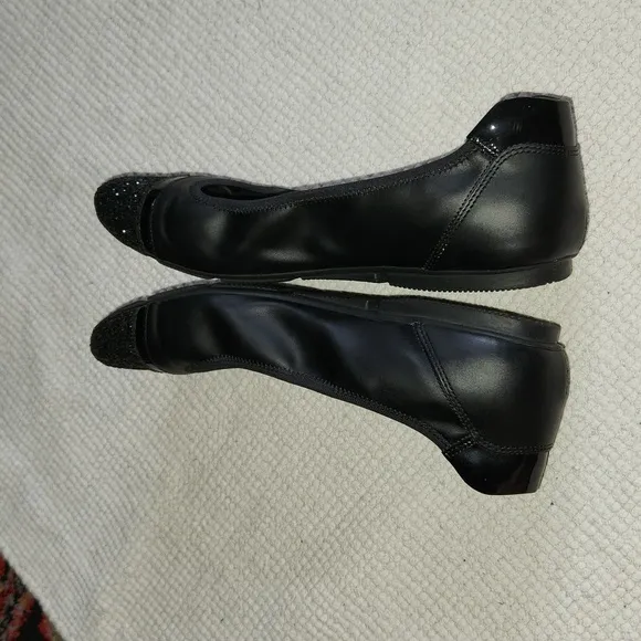 Hogan black leather ballet flats