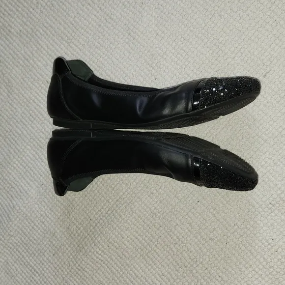 Hogan black leather ballet flats