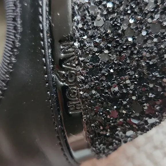 Hogan black leather ballet flats