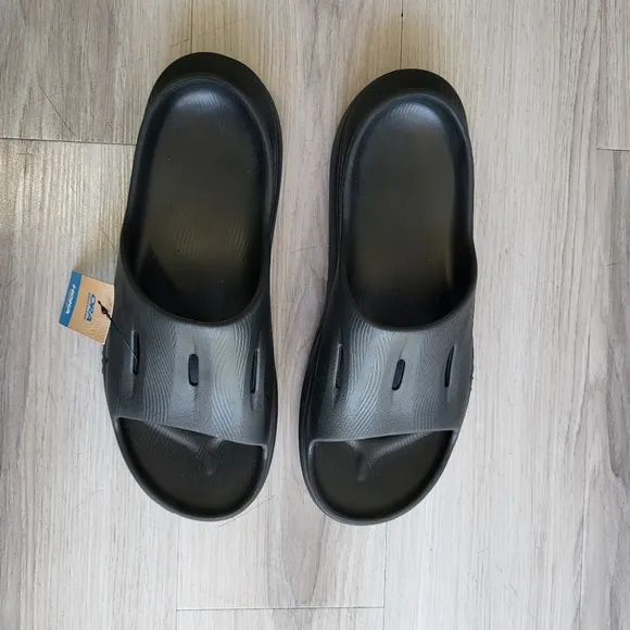 Hoka Ora Recovery 3 Slide Sandals.