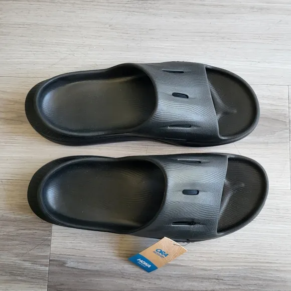 Hoka Ora Recovery 3 Slide Sandals.