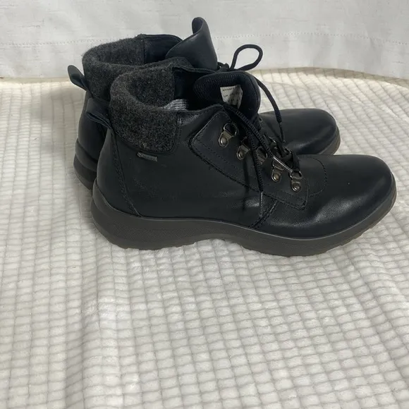 Hotter CORR-TEX Black Leather Lace up ankle boots size 8.5 US made in England