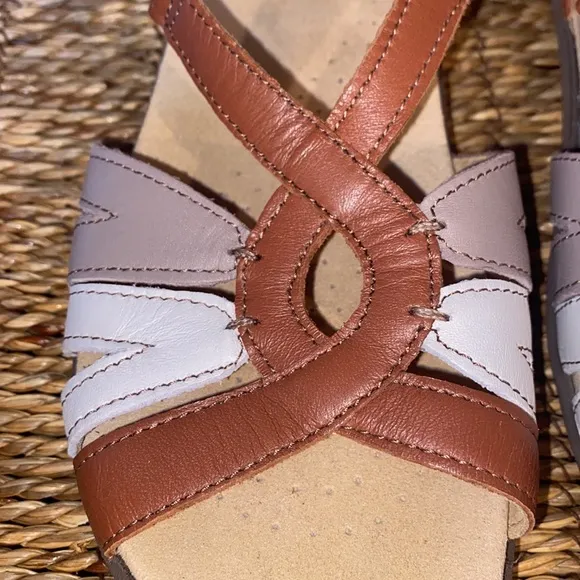 Hotter Leather Brown/Gray/White Flare Sandals