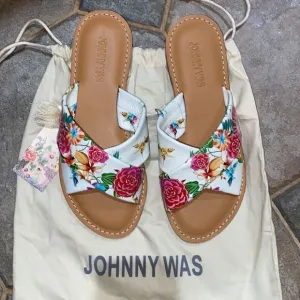 🌸HP🌸Johnny Was “Andra” Sandal!