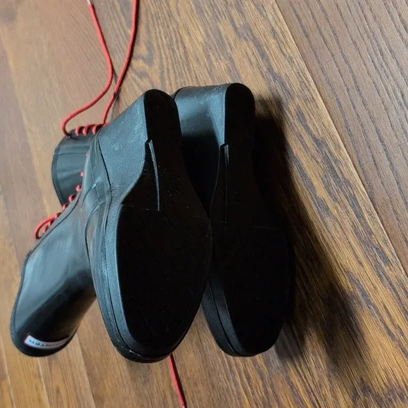 Hunter - Verbier High Gloss Black Wedge Red Lace-Up Rain Boots