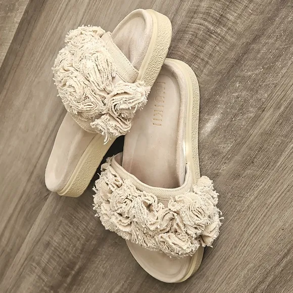 Inuikii Fringe Slide Sandals in Cream Size 39