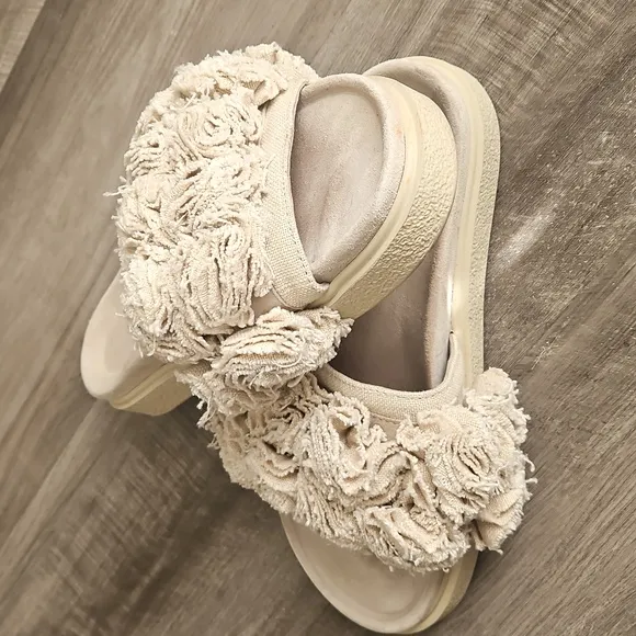 Inuikii Fringe Slide Sandals in Cream Size 39