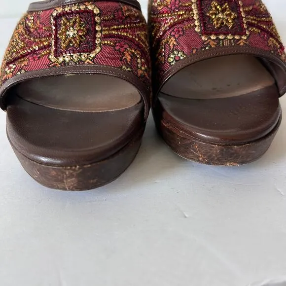 Isabella Fiore Blaze Beaded Wooden Heeled Slide Sandals Womens Size 10.5