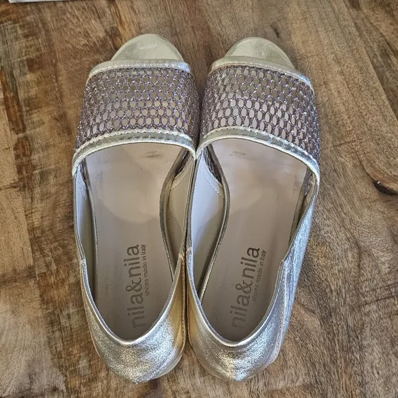 Italy Luxury Flats Platinum Gold Glitter Leather size 37 / US 7