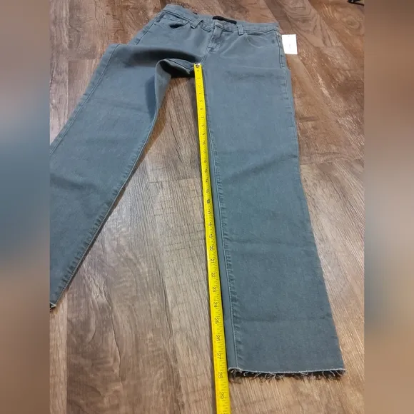 J BRAND Adele Mid-Rise Straight Jeans NWT - 24