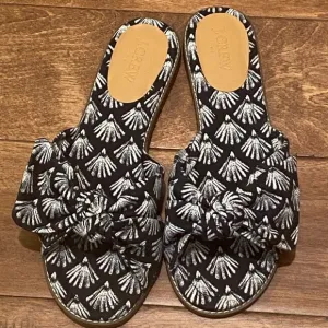 J. Crew Printed Knot Black Ivory Slide Sandals 6 New in Box