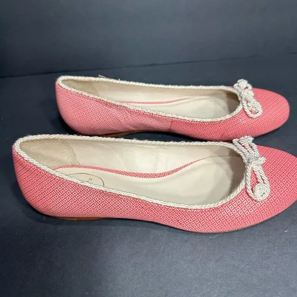 Jack Rogers Women's Pink Ballet Flats size 6 pre owned Exellent condition.