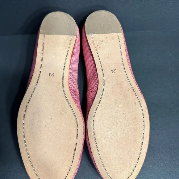 Jack Rogers Women's Pink Ballet Flats size 6 pre owned Exellent condition.