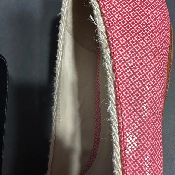 Jack Rogers Women's Pink Ballet Flats size 6 pre owned Exellent condition.