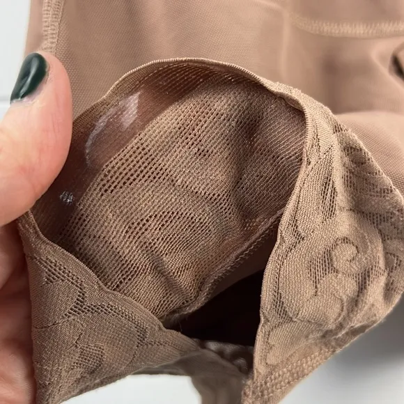 Jackie London 2035 shapewear shorts set tan lace and mesh zip up size large 36