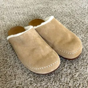 Jenni Kayne $375 Shearling-Lined Moc Clog Shoes Suede Mules Slides Tan Sz 40/9.5
