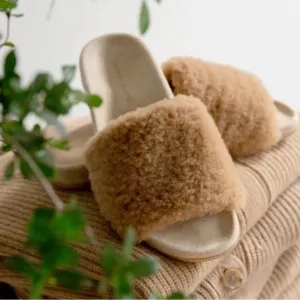 Jenni Kayne Shearling Sandal Slides in Neutral Size 37