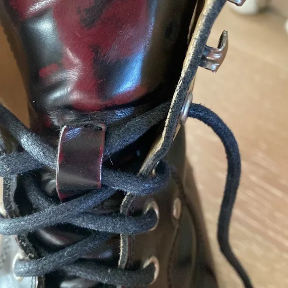 John Fluevog 7th Heaven Angels Derby combat boots burgundy rub off Mens 11 Y2K