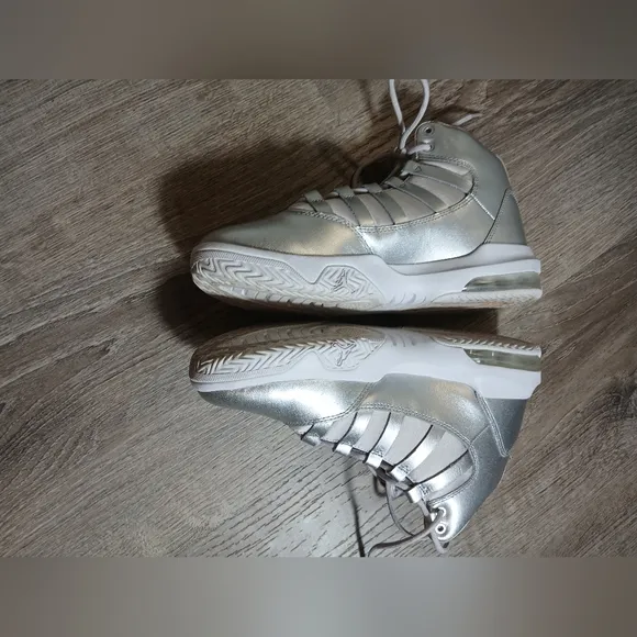 Jordan Max Aura Basketball Silver Sneakers. Size 6Y= 7.5 Womens
