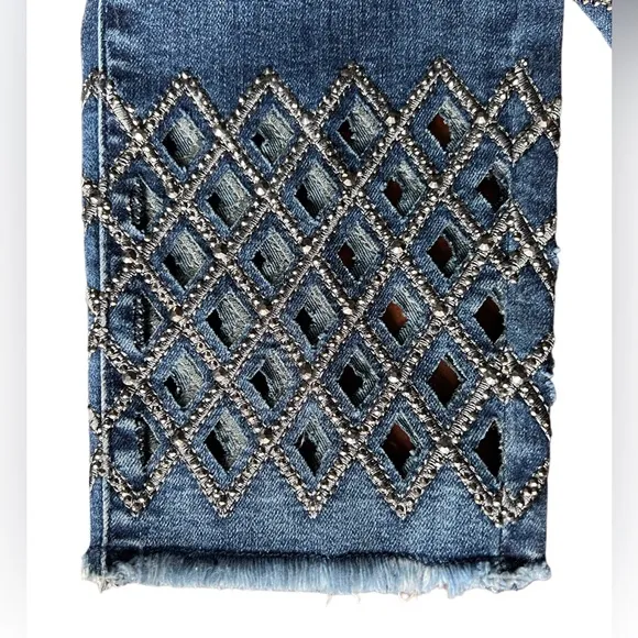 Joseph Ribkoff NEW Size 6 Capris with lattice and fray ends Jeans NWT