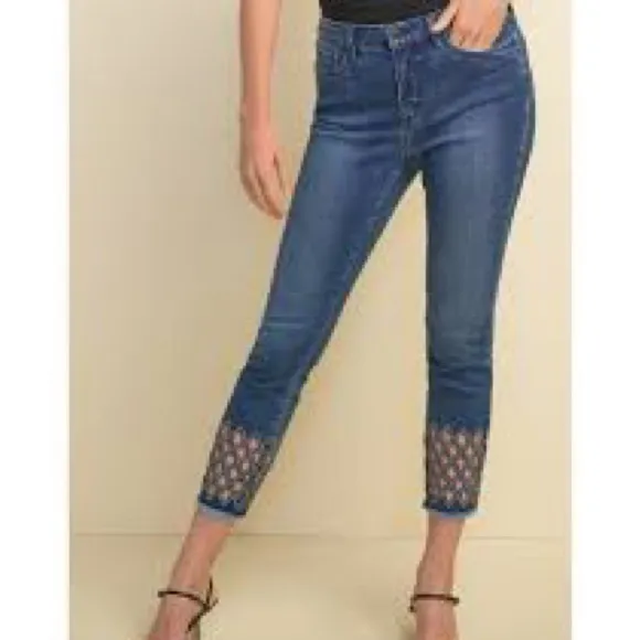 Joseph Ribkoff NEW Size 6 Capris with lattice and fray ends Jeans NWT