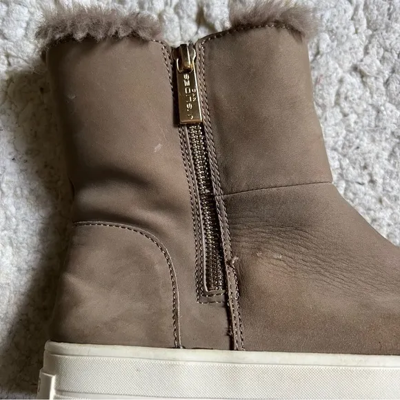 J/Slides Tristan Suede Tan and Gold Zipper Faux Fur Platform Sneaker Bootie Sz 7
