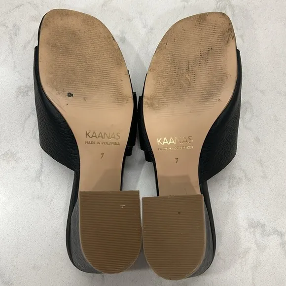 KAANAS Comino Buckle Heeled Slide Sandals Black Pebbled Leather