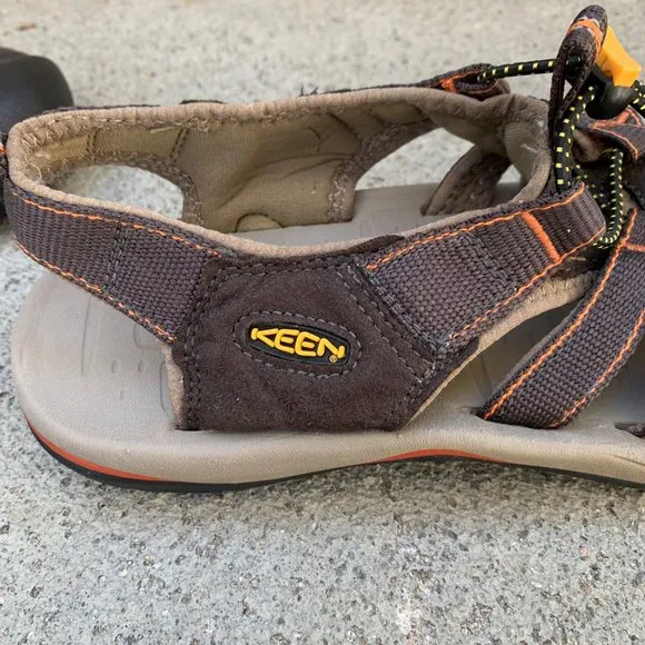 KEEN Kanyon Sandals Mens 8.5 41 Brown Closed Toe Hiking Shoes Waterproof Men