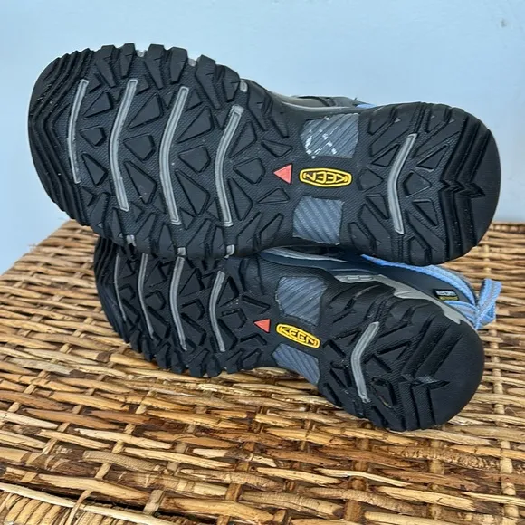 Keen Ridge Flex women’s hiking sneakers