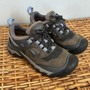 Keen Ridge Flex women’s hiking sneakers