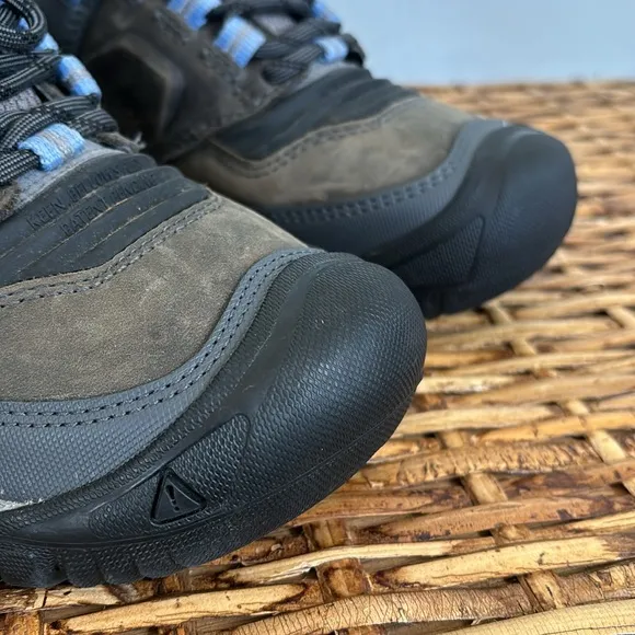 Keen Ridge Flex women’s hiking sneakers
