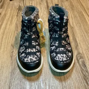 Keen Uneek SNK II Waterproof Chukka Boots Animal Print Silver Women Size‎ 10 New