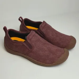 KEEN WOMENS HOWSER CANVAS BURGUNDY SLIP ON OUTDOOR SNEAKERS WITH GUM RUBBER SOLE
