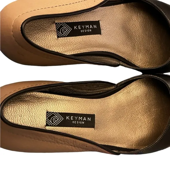 Keyman Design slipon shoes in black &amp; beige. Exquisite contrast stitching SZ 7.5