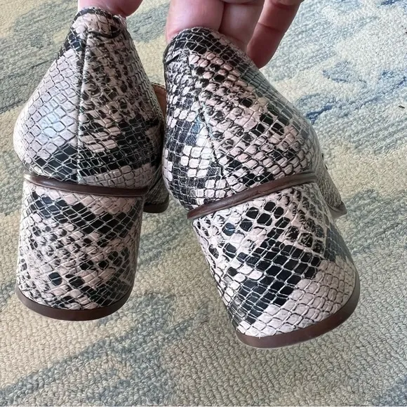Kurt Geiger London Chelsea Block Heeled Snake Print Loafers Size 9.5