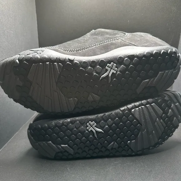 KURU Black Sneakers Rugged Outdoor Design