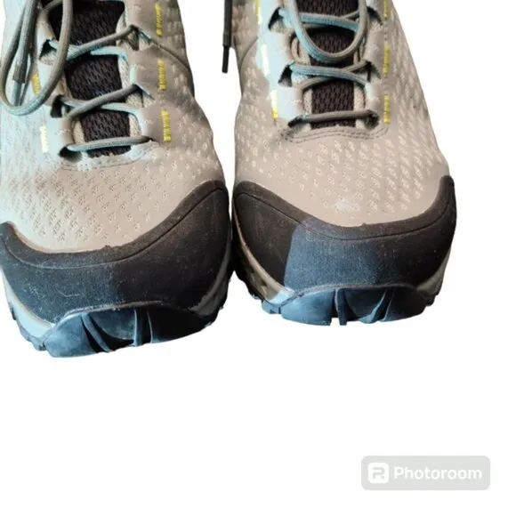 La Sportiva Womens stream Gtx hiking Sneakers size 9.5 US