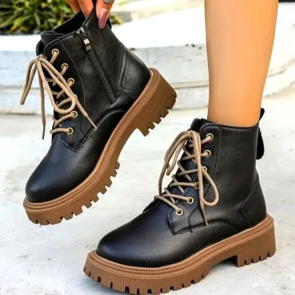 Ladies combat boots sz 8