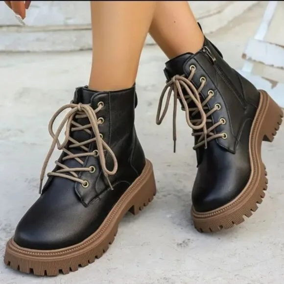 Ladies combat boots sz 8