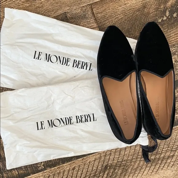 Le Monde Beryl Venetian Slipper Black Velvet